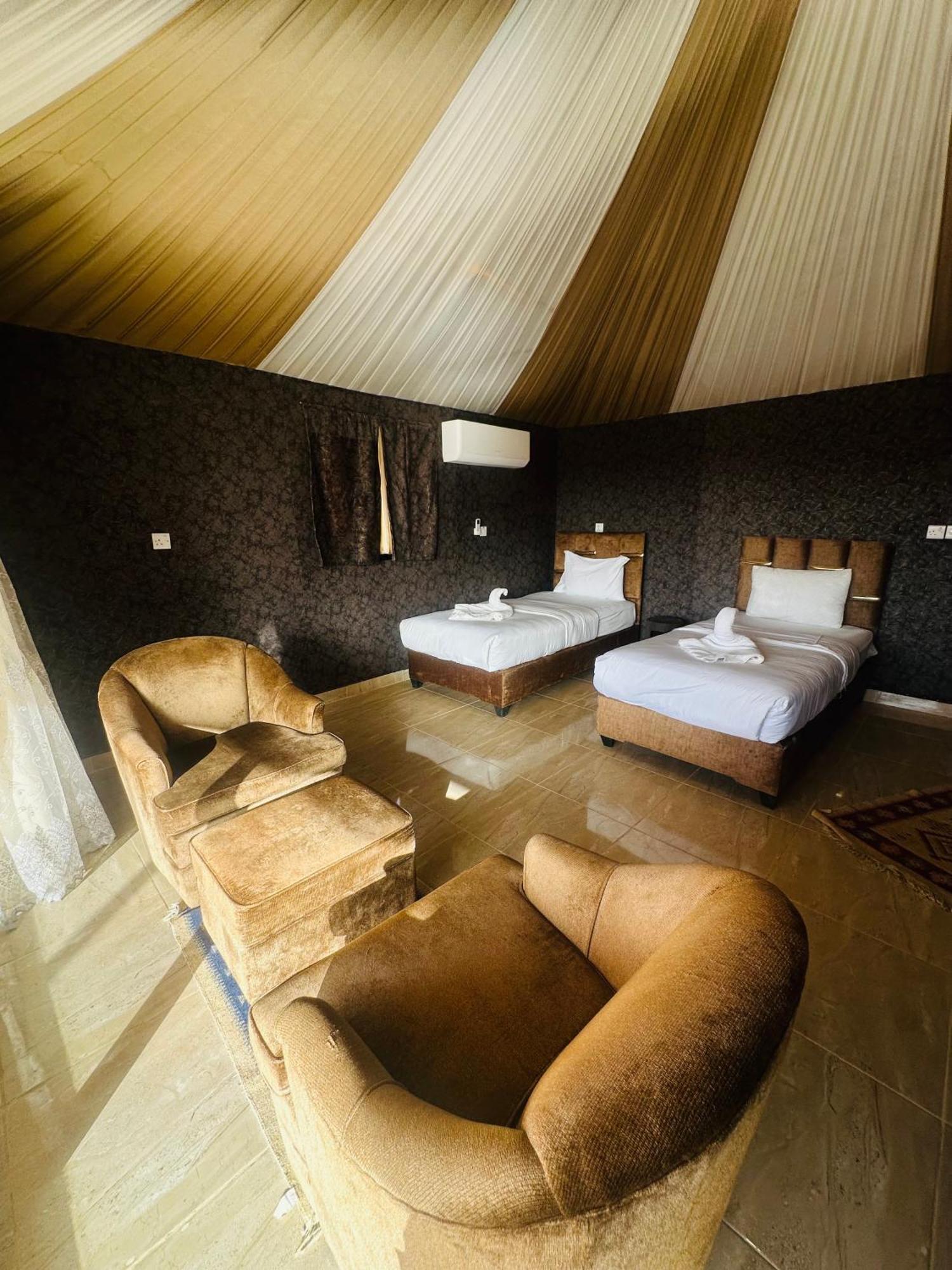 Rum Four Mountain Luxury Camp Wadi Rum Exterior foto