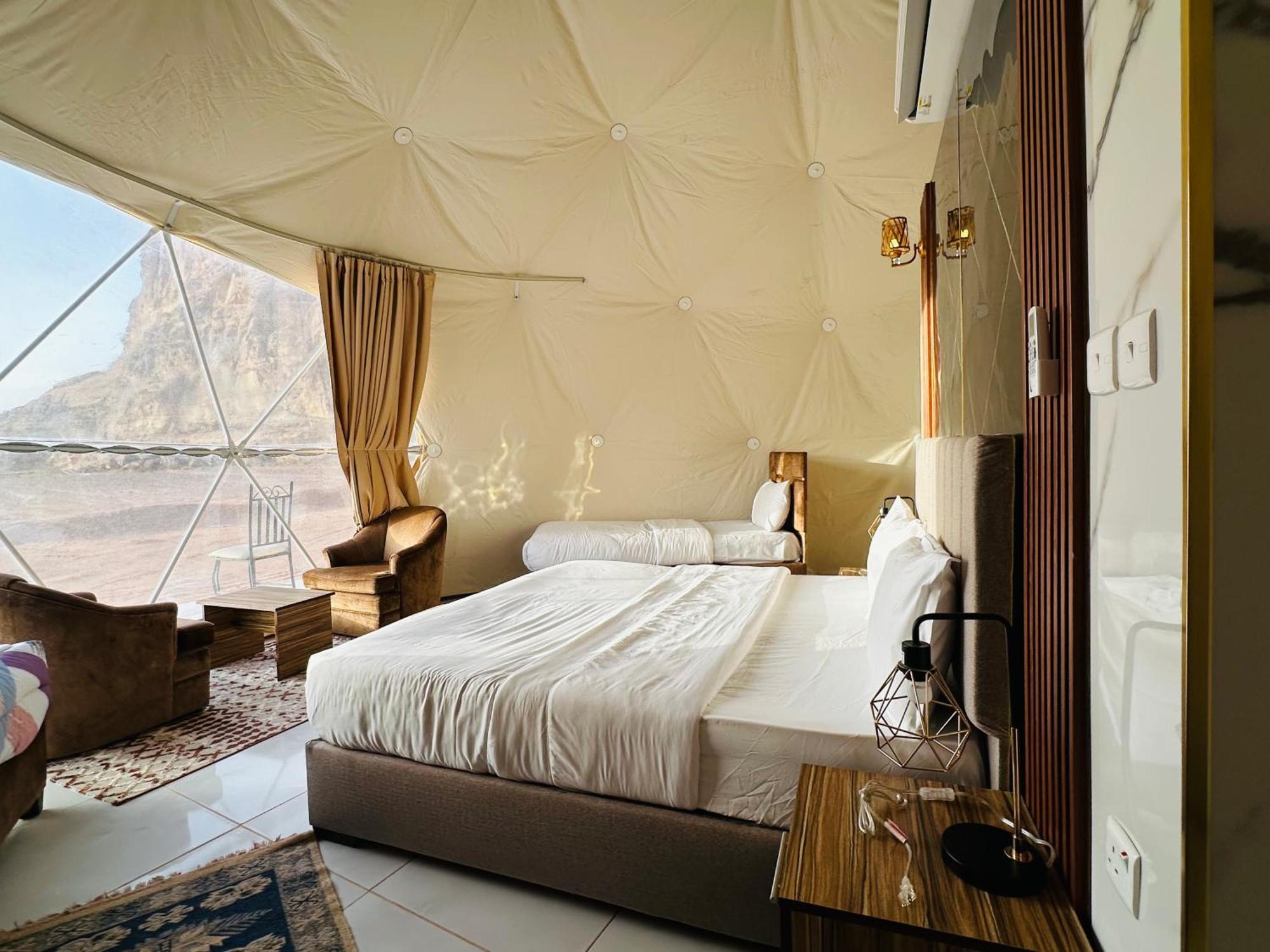 Rum Four Mountain Luxury Camp Wadi Rum Exterior foto