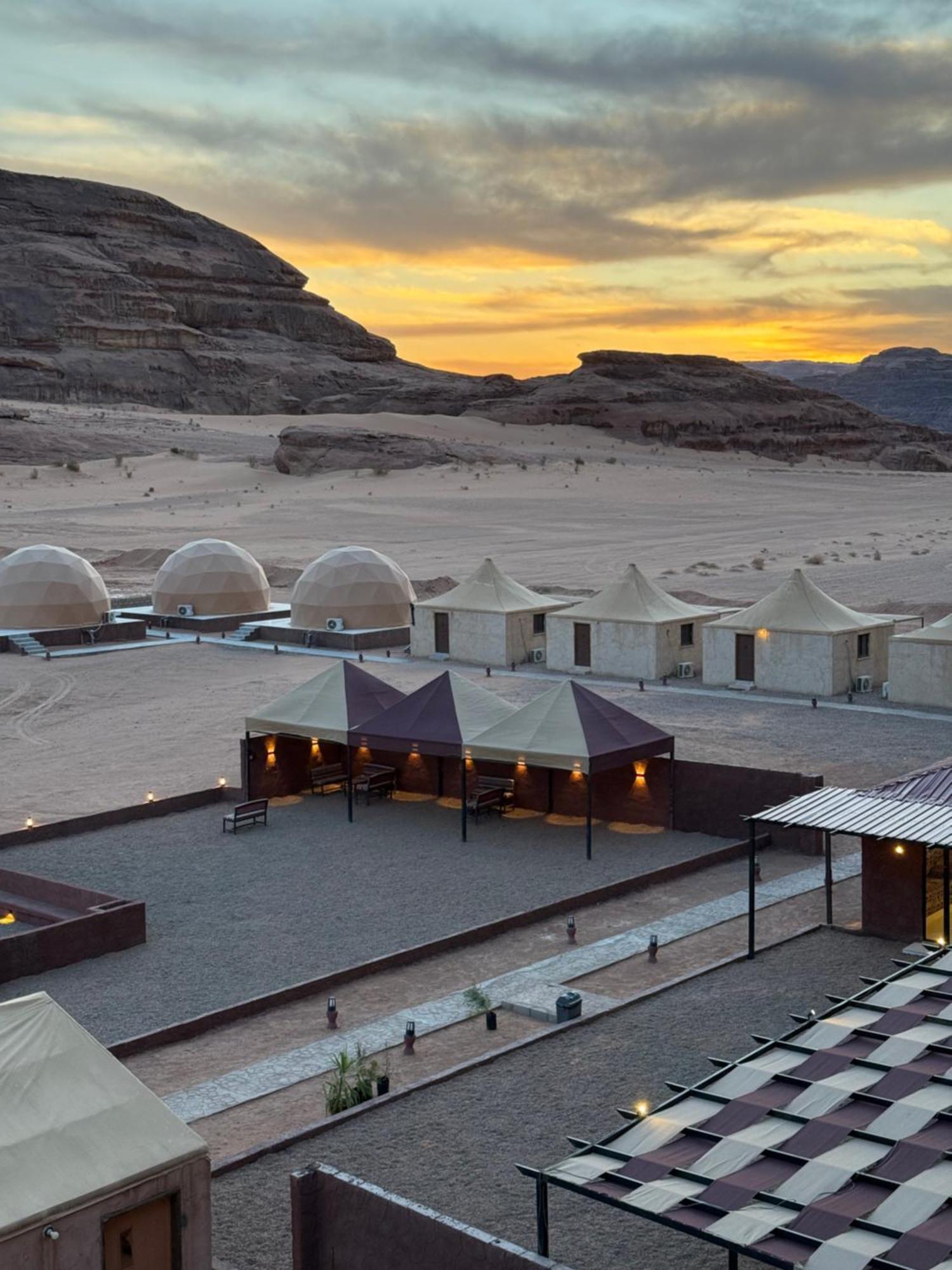 Rum Four Mountain Luxury Camp Wadi Rum Exterior foto