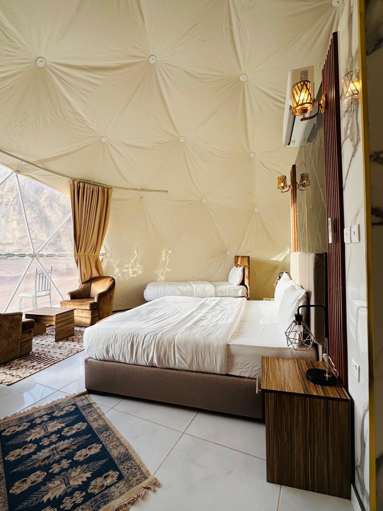 Rum Four Mountain Luxury Camp Wadi Rum Exterior foto