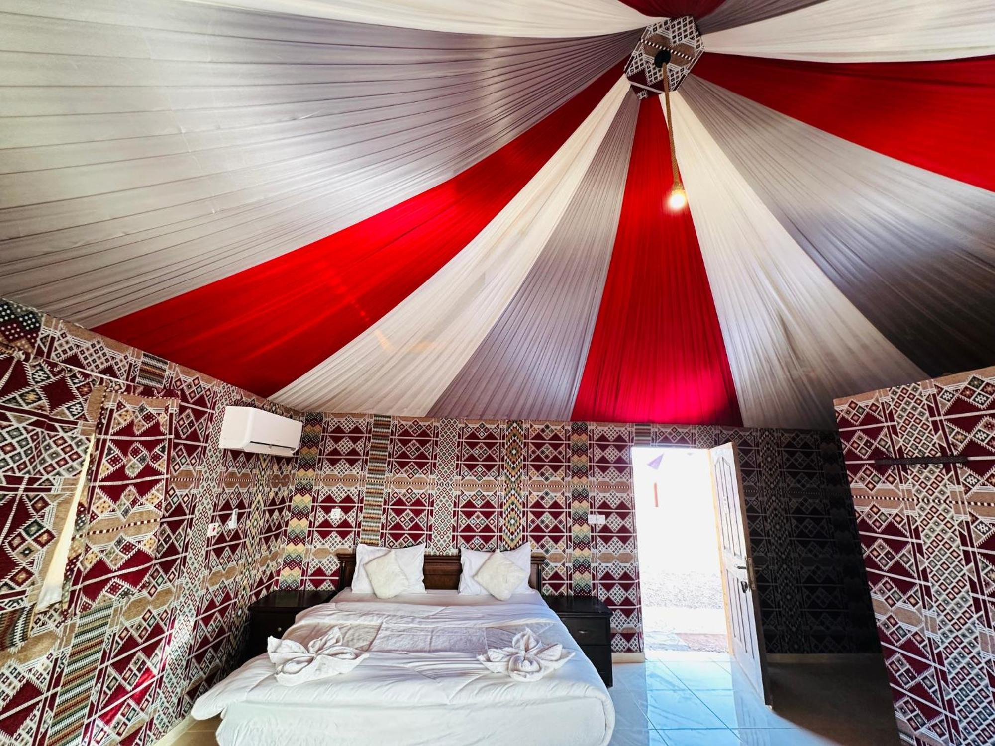 Rum Four Mountain Luxury Camp Wadi Rum Exterior foto