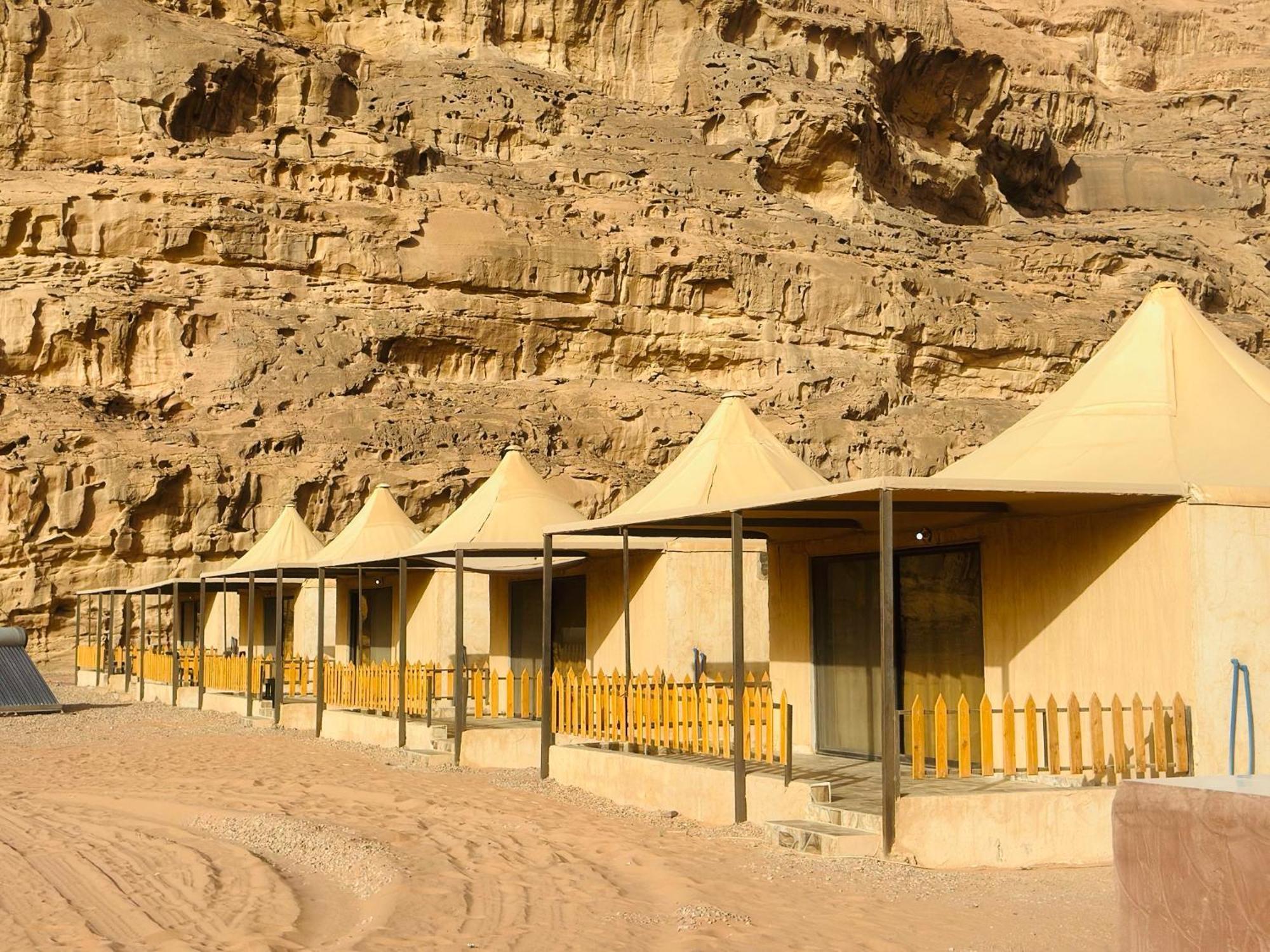 Rum Four Mountain Luxury Camp Wadi Rum Exterior foto